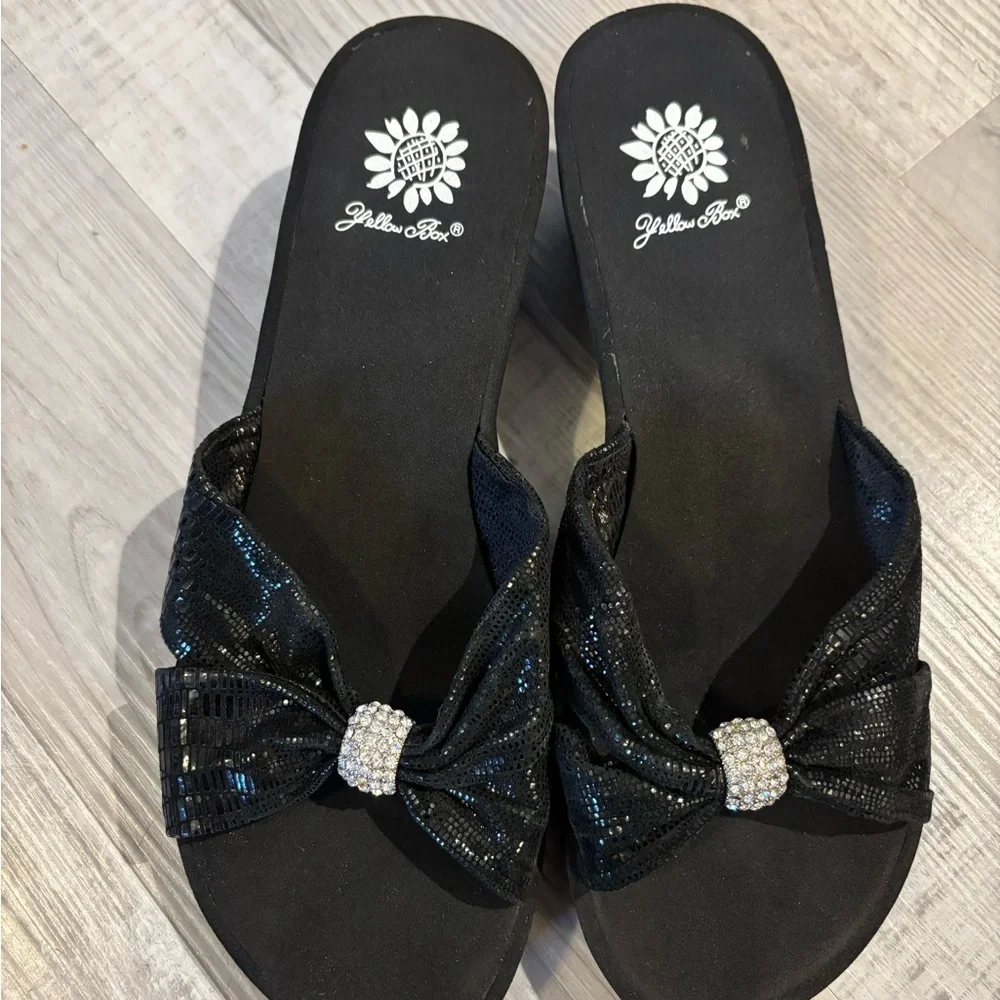 Yellow Box Black Sparkle Bow Sandals‎ - Picture 2 of 4